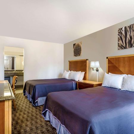 Howard Johnson By Wyndham Scottsdale Old Town Dış mekan fotoğraf