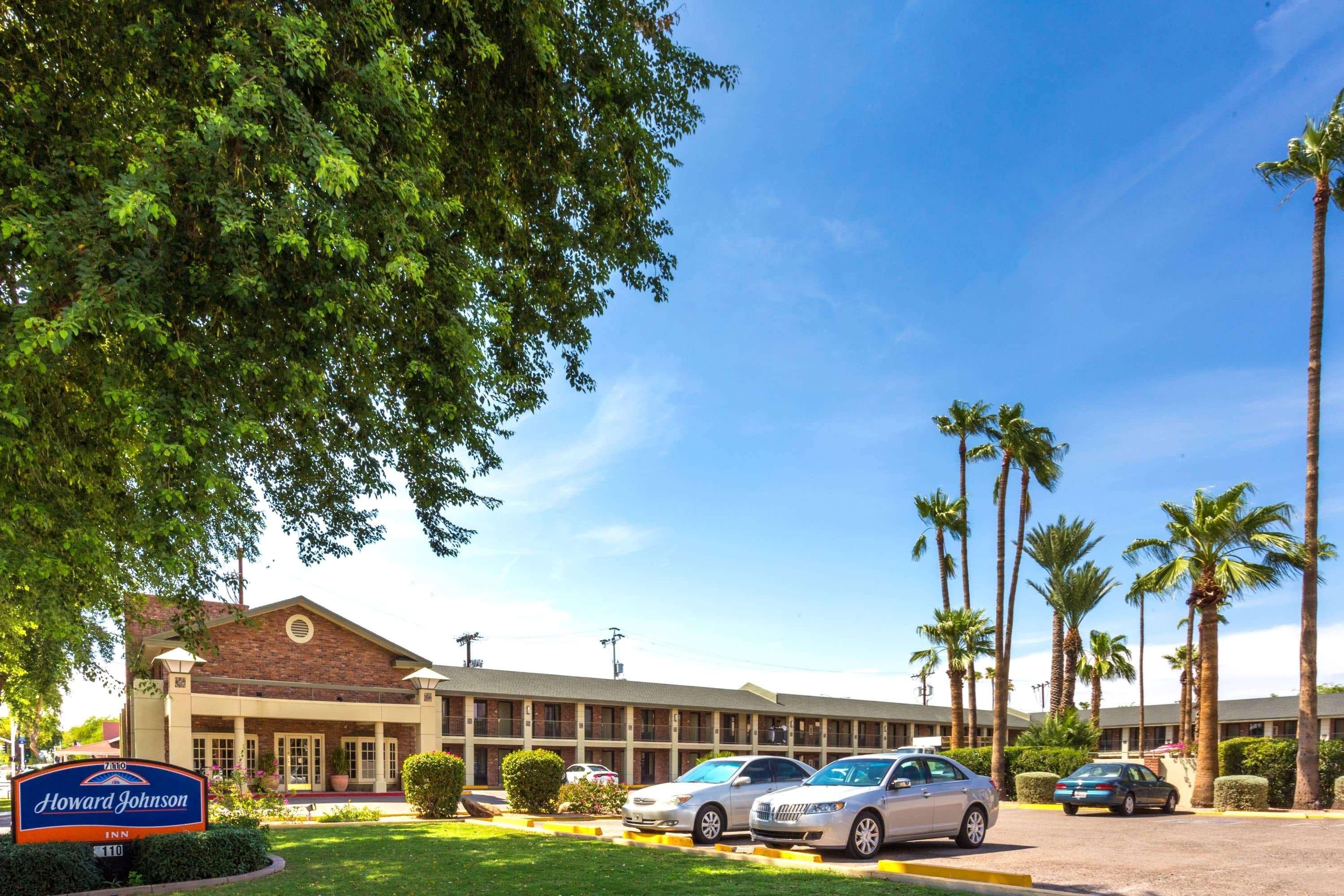Howard Johnson By Wyndham Scottsdale Old Town Dış mekan fotoğraf