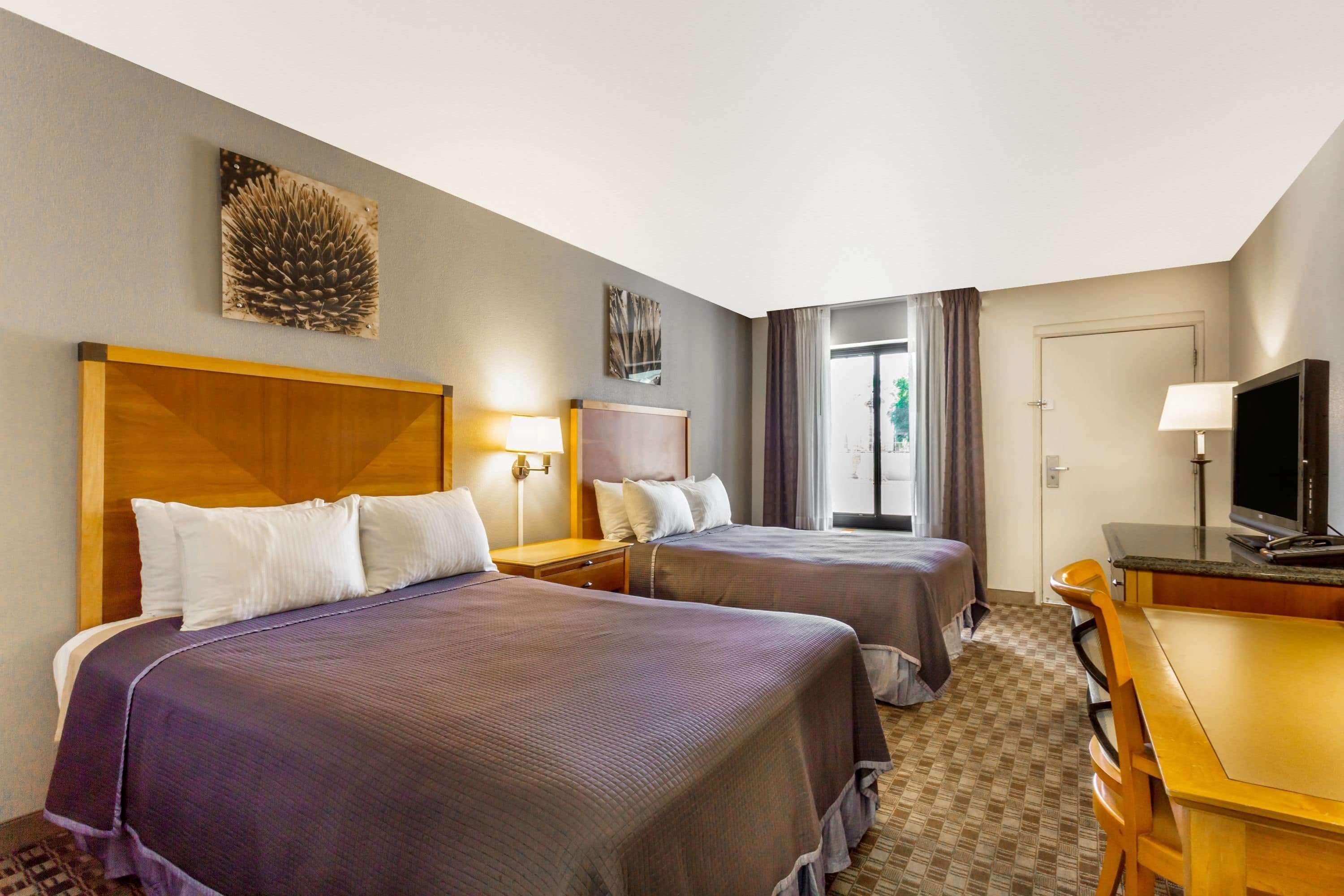 Howard Johnson By Wyndham Scottsdale Old Town Dış mekan fotoğraf