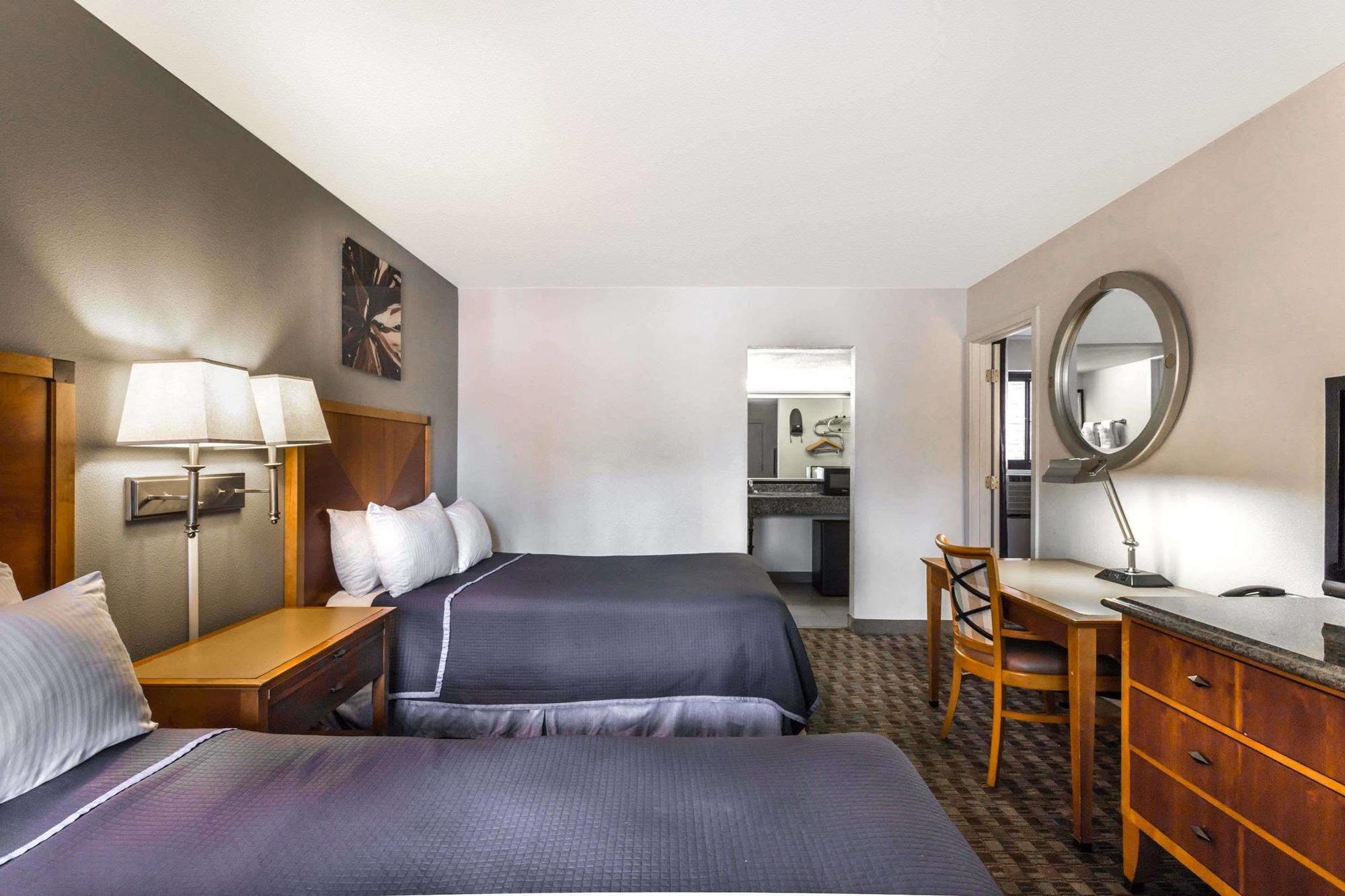 Howard Johnson By Wyndham Scottsdale Old Town Dış mekan fotoğraf